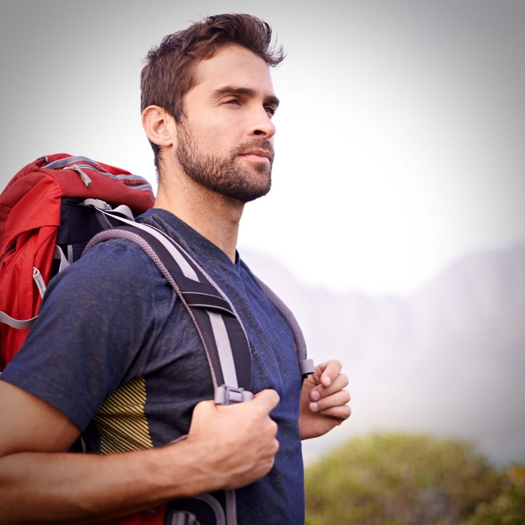 Descubre 7 reglas para caminar con carga sin entrenar a lo bruto.